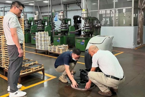 Tham khảo các cách phòng tránh động cơ hút nước máy chà sàn bị vô nước